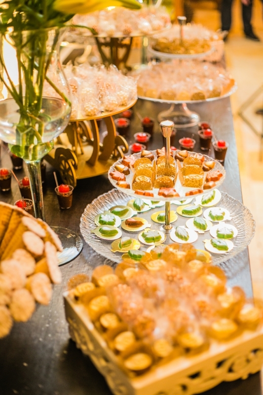 Buffet para Debutante para Alugar Jardim Guarapiranga - Festa de 15 Anos Simples